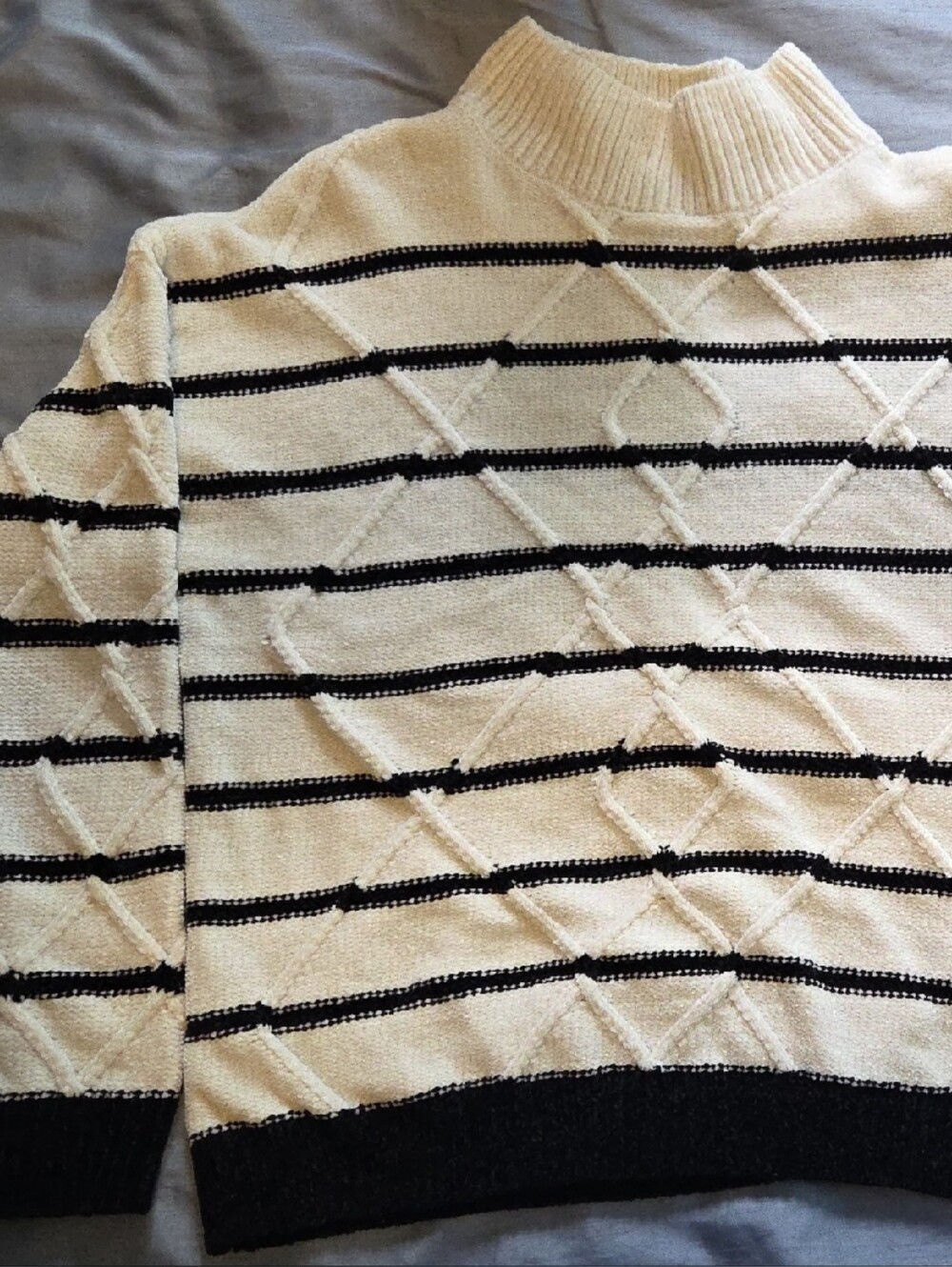 Rachel Zoe Black and Cream Knit Labeled Sweater
